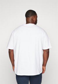 YOURTURN UNISEX - Jednoduché tričko - white
