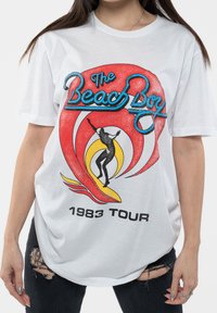 Paradiso Clothing THE BEACH SURFER 83 VINTAGE - Print T-shirt - white
