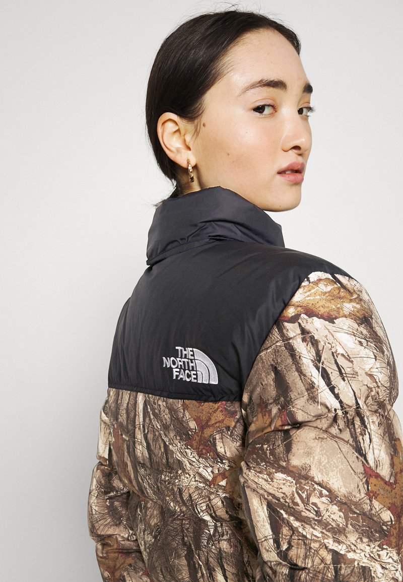 The North Face 1996 Retro Nuptse Jacket Down Jacket Kelp Tan Mottled Dark Green Zalando Co Uk