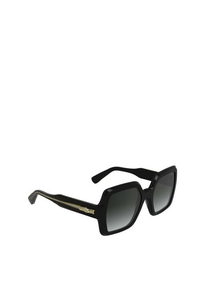 Schwarze hexagonale Sonnenbrille mit verlaufenden grauen Gläsern. Mit goldenen Akzenten an den Bügeln und einem glänzenden Finish.