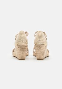 Tamaris Espadrillid - ivory