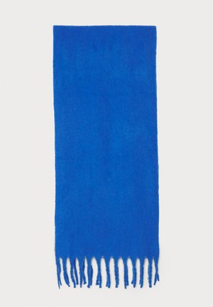 Blå tørklæde med frynsede kanter, lavet af blødt materiale. Firkantet form, ensfarvet, glat tekstur.