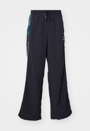 Puma PLAY PARIS TRACK PANTS - Dresside alumine osa - black