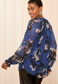 Love & Roses REGULAR FIT - PINTUCK NOTCH NECK LONG SLEEVE - Bluza - animal