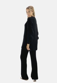 Elara LANGESSET  - Vest - schwarz