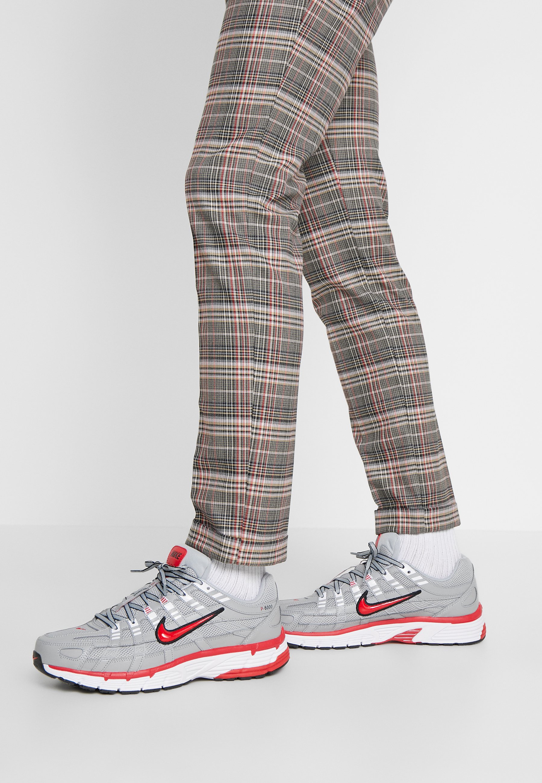 nike p 6000 football grey