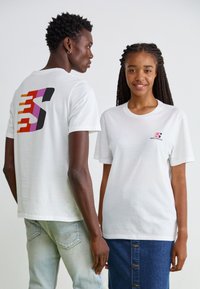 Salomon FURIOUS TEE UNISEX - Trükipildiga T-särk - white
