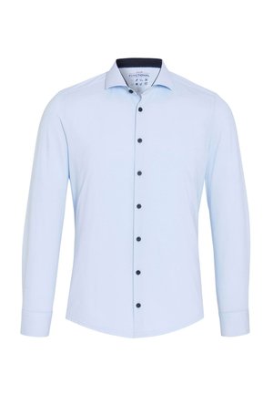 Lichtblauw lange mouw shirt met een puntige kraag, zwarte knopen en een soepele textuur. De mouwen zijn met één knoop vastgemaakt.