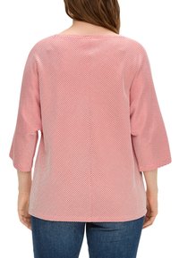 Rood en wit gestreept shirt met driekwartbelmouwen, een brede halslijn en een relaxte pasvorm. Zachte stof met een gestructureerde afwerking.