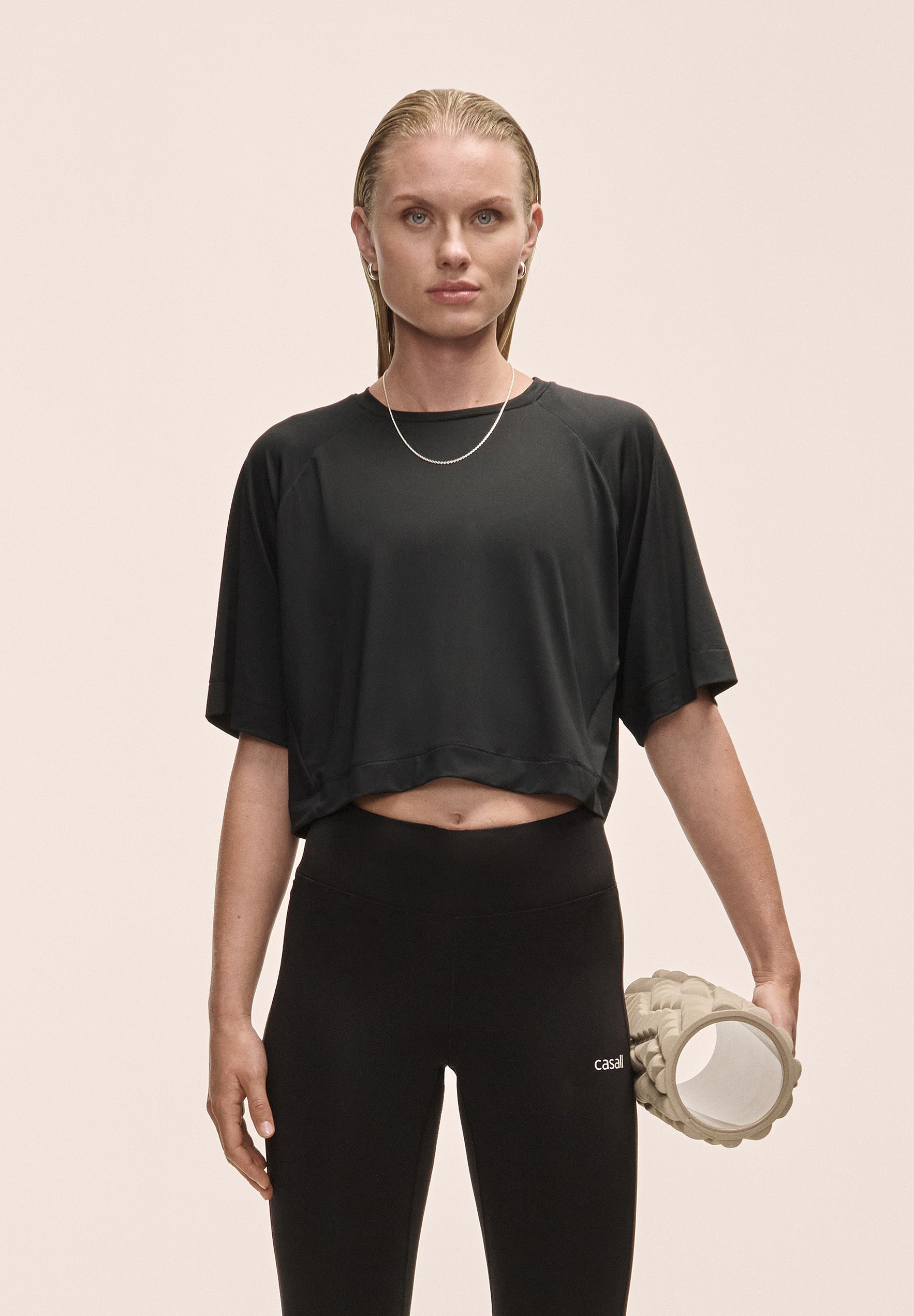 売れ筋商品|||カサル Tシャツ レディース トップス LASER MESH CROP TEE - Basic T-shirt - black CROPPED JERSEY T-SHIRT - BLACK | COS