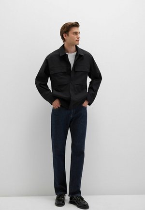 VIELSEITIGE MODERNE MIT BRUSTTASCHEN UND KRAGEN - Summer jacket - schwarz