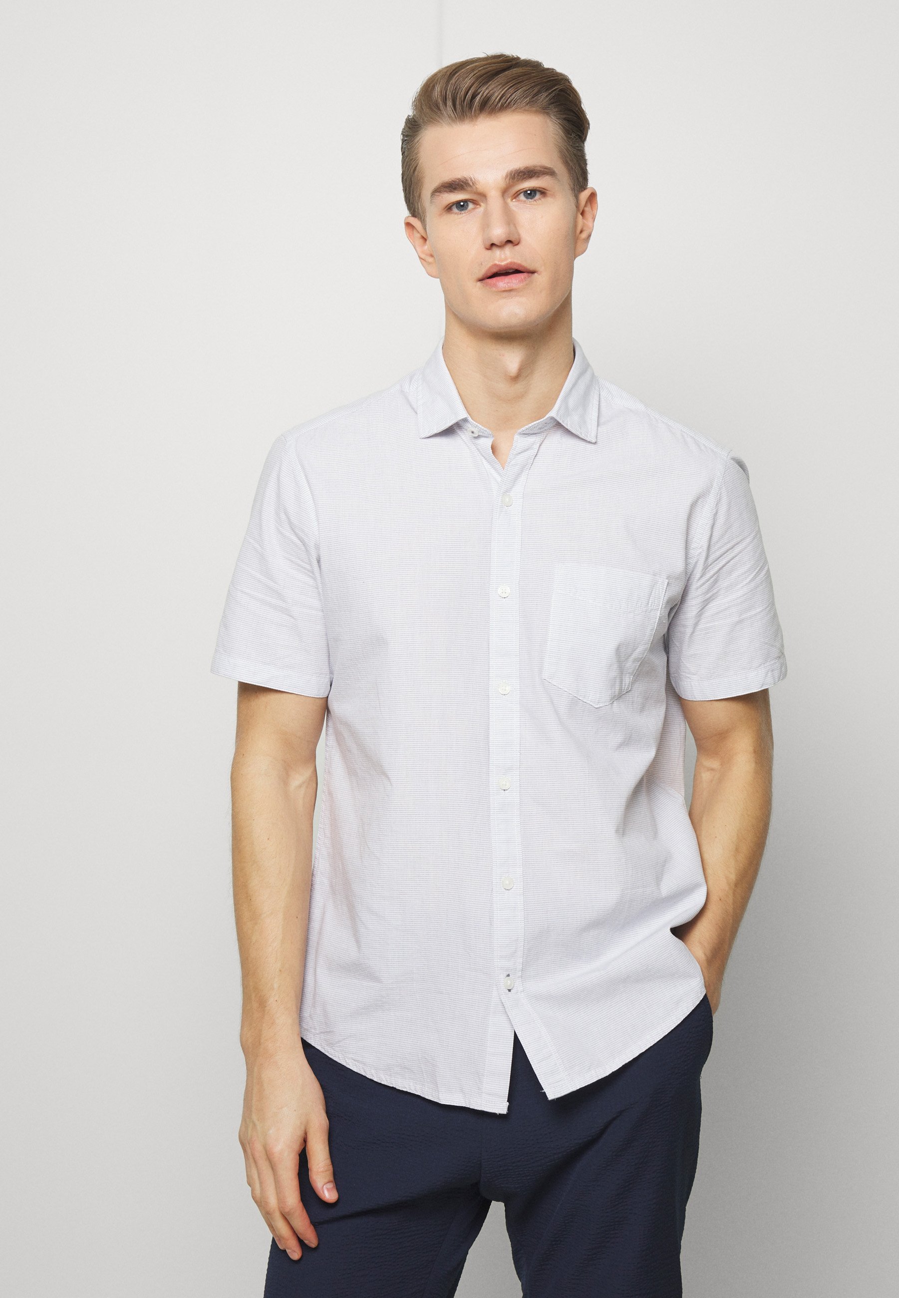 s.Oliver Skjorte white Zalando.no s.Oliver Skjorte smokey blu Zalando.no