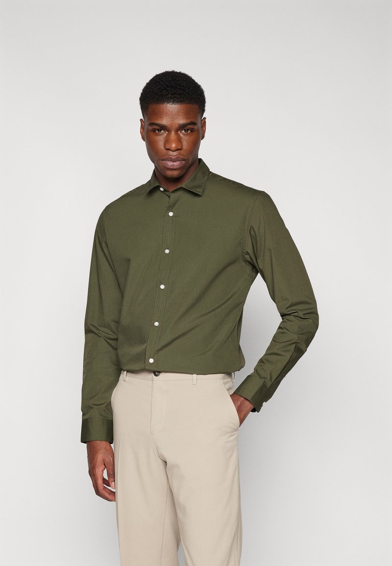 Jack & Jones - JJJOE SHIRT PLAIN - Kauluspaita - forest night, Suurenna