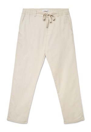 Beige Freizeithose mit elastischem Bund, Kordelzug, seitlichen Taschen und geradem Bein, flach auf weißem Hintergrund ausgelegt.