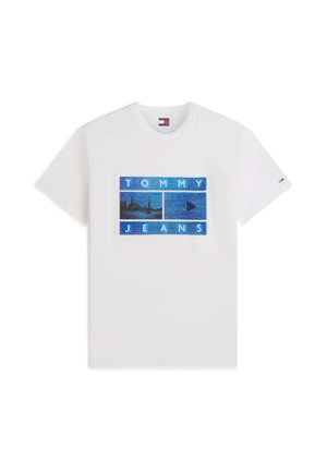 Tommy Jeans, TJM REG PHOTO FLAG S - T-shirt print - ancient white