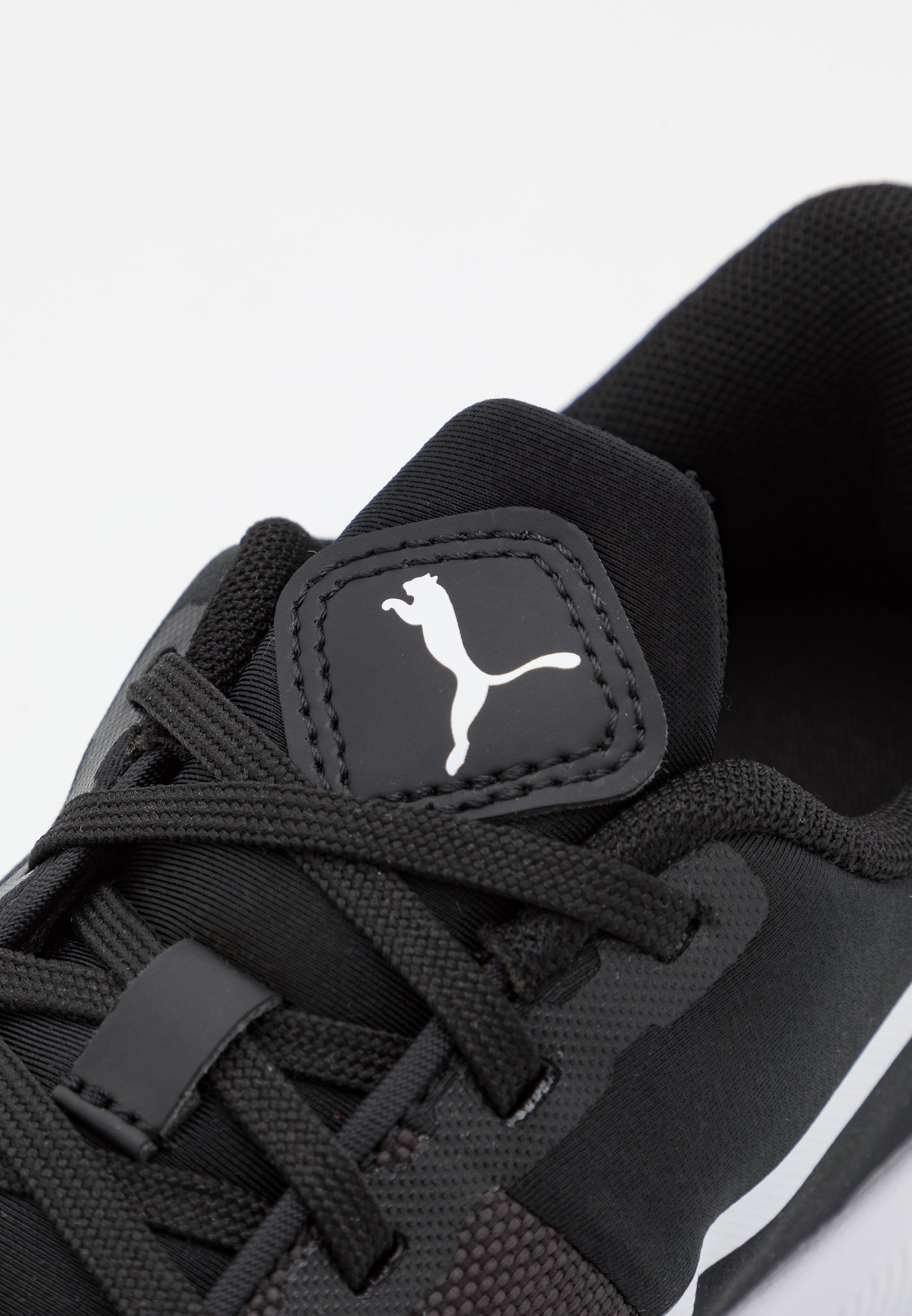 puma flyer running shoes black