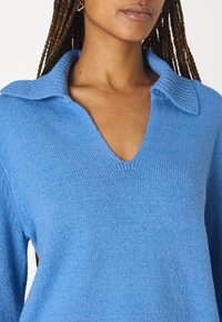 Abercrombie & Fitch DUKE TEXTURAL NOTCH NECK - Jersey de punto - ebb and flow