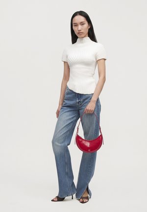 Calvin Klein, FESTIVE CRESCENT SHOULDER BAG - Дамска чанта - bordeaux
