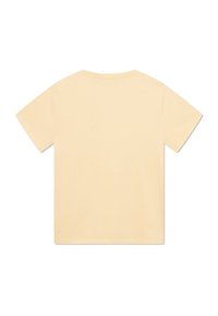Tricou din bumbac galben, cu gât rotund și mâneci scurte, având un design simplu, uniform și un tiv drept. Fără grafica sau modele vizibile.