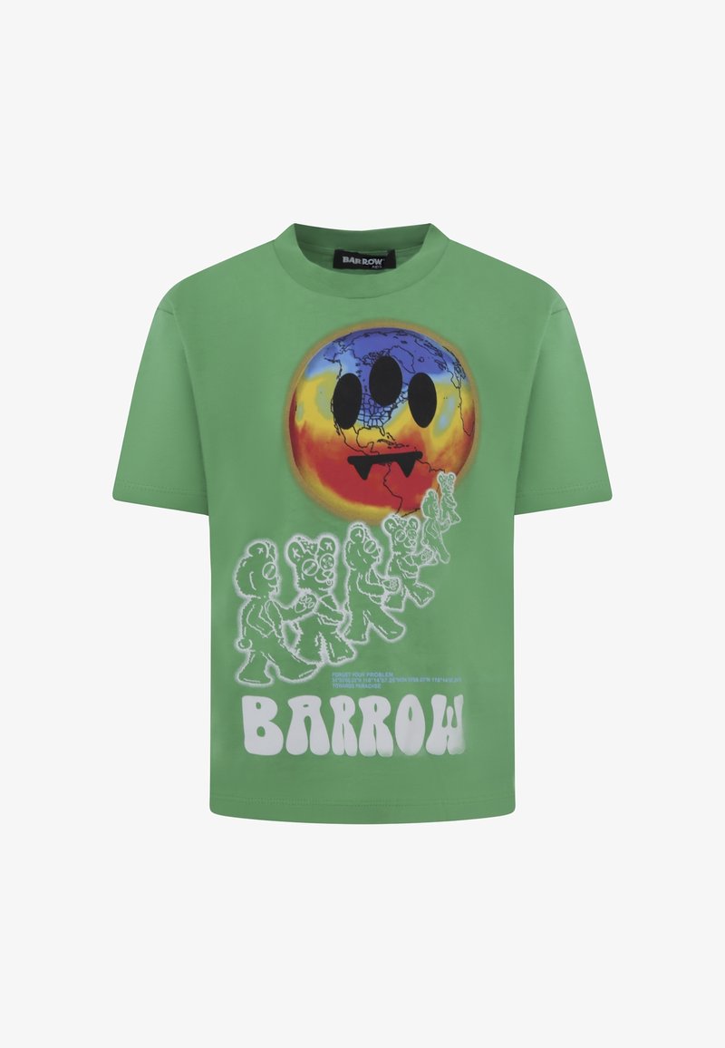 Zielona bawełniana koszulka z dużą grafiką uśmiechającej się kuli ziemskiej z trzema czarnymi oczami i konturowymi niedźwiedziami. Napis brzmi "BARROW". Krótkie rękawy.