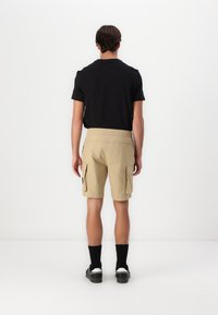 Calvin Klein Jeans CARGO  - Shorts - travertine