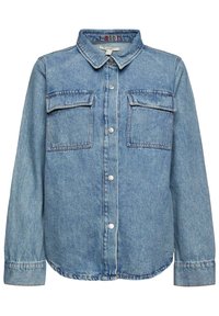 Jeansskjorta i ljusblått, med krage, långa ärmar, två bröstfickor och knappstängning. Materialet har en slät textur med subtila blekningar.