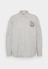 ONLMILLE RIA LOOSE SHIRT - Button-down blouse - moonbeam/naval academy