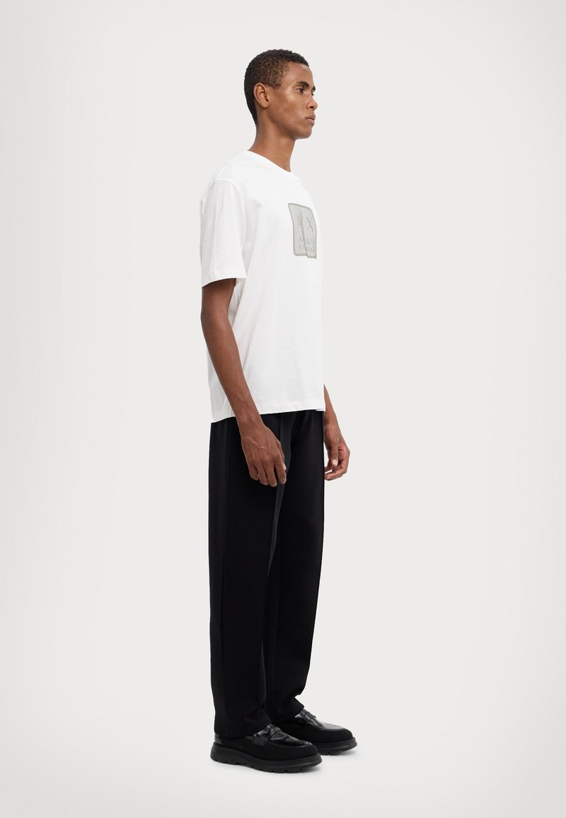 Armani Exchange Camiseta estampada - off white