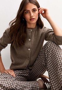 New Look Chaqueta de punto - mink
