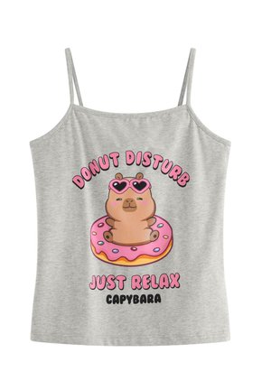 Grå ærmeløs top med tegneserie-kapybara iført hjerteformede solbriller, der sidder på en glasurbelagt pink donut med teksten "Donut Disturb Just Relax".