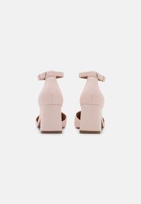 Call it Spring DALIAA - Saltos clássicos - light pink