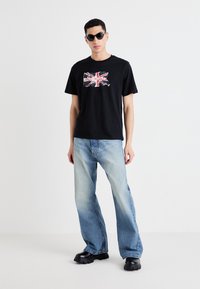 Pepe Jeans CLAG - Tričko s potlačou - black