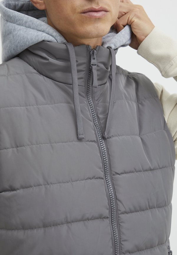 PREBBE - Waistcoat - iron gate2