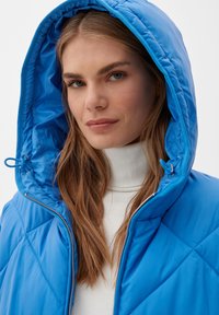 s.Oliver MIT MODISCHER STEPPUNG - Winterjacke - blue
