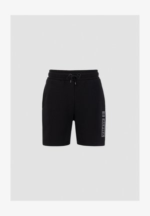 Černé bavlněné šortky s elastickým pasem a šňůrkou, s bočním potiskem slova "ALPHA" v šedé barvě.