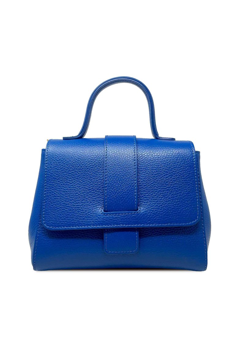 Sac à main en cuir bleu avec un design structuré, une poignée supérieure et une fermeture à rabat. Présente une surface texturée et une forme simple et élégante.