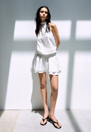 Bershka, HALTER - MINI DRESS - Hverdagskjole - white