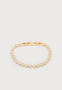 Βραχιόλι αλυσίδας από χρυσό με στρογγυλούς κρίκους διακοσμημένους με κρύσταλλα, διατεταγμένους ομοιόμορφα, και κούμπωμα σε απλό ανοιχτό φόντο.