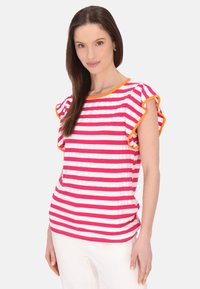 Gestreepte T-shirt met korte mouwen in roze en wit met oranje accenten. Heeft ruches op de mouwen en een relaxte pasvorm. Het materiaal lijkt lichtgewicht te zijn.