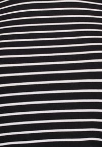 Blūze - b. w. w. black