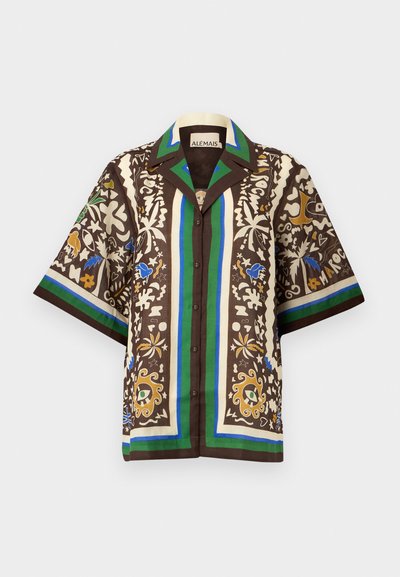 Κοντομάνικο πουκάμισο με κουμπιά, με πολύχρωμα αφηρημένα και λουλουδάτα μοτίβα σε αποχρώσεις καφέ, πράσινου, μπλε και κρεμ.