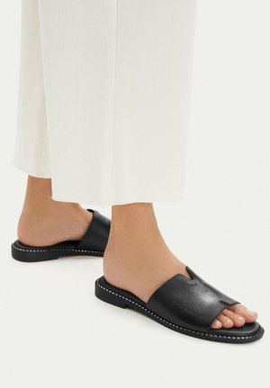 Lasocki, LASOCKI WOMEN'S FLIP-FLOPS BLACK - Pantolette flach - black