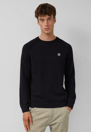 - Sweter