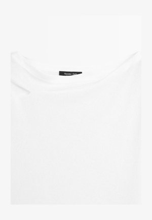 Weißes T-Shirt mit Rundhalsausschnitt und einem kleinen schwarzen "Massimo Dutti"-Etikett, das im Kragen innen eingenäht ist.