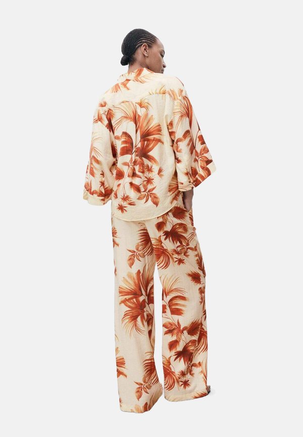 FLOWING PALM TREE - Trousers3