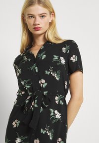 Vero Moda VMSIMPLY  - Vestido camiseiro - black