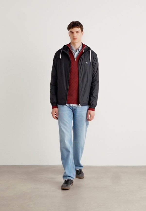 LIGHTWEIGHT PACKABLE - Summer jacket3