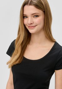 QS T-shirt basic - schwarz