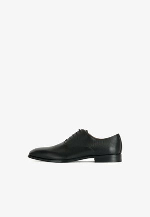 Derbies & Richelieus - black