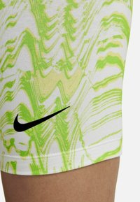 Nike Sportswear Trikoot - white/light lemon twist